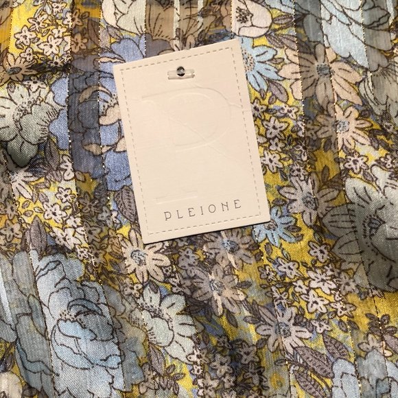 Brand New Pleione Floral Flutter Short Sleeve Top - Picture 7 of 7